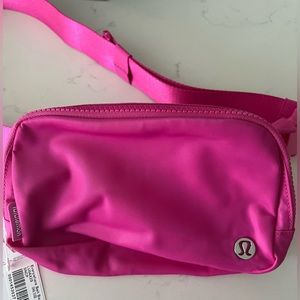 Everywhere Belt Bag 1L Sonic Pink